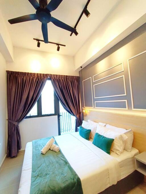 Col 23a8a Morden Klcc View Apartment